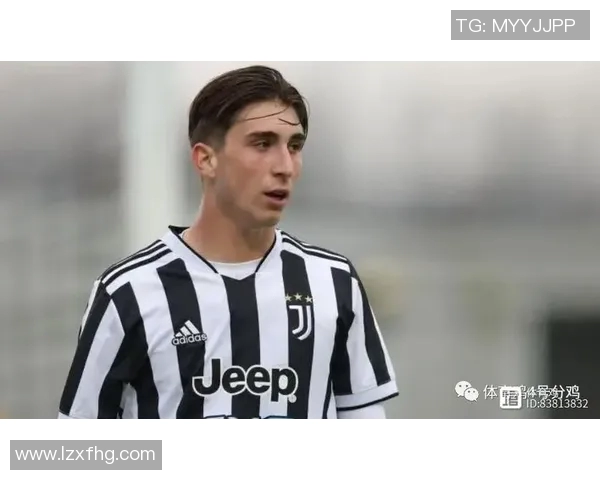 水瓶座足球球星介绍及其在赛场上的卓越表现与独特魅力